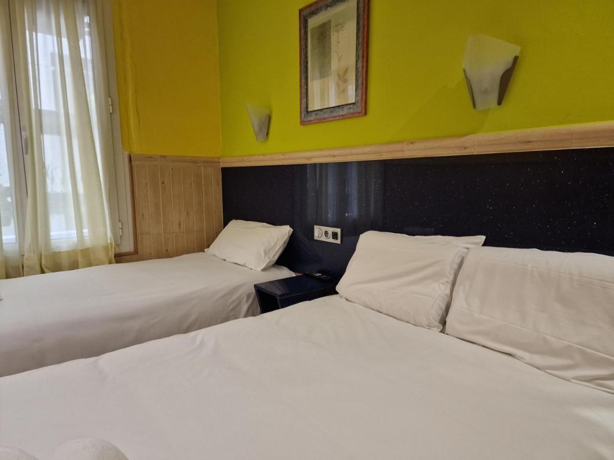 Pension Izar Bat Guesthouse San Sebastián Dış mekan fotoğraf