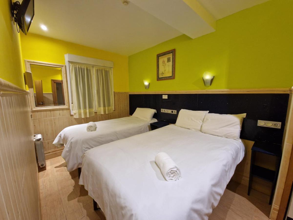 Pension Izar Bat Guesthouse San Sebastián Dış mekan fotoğraf